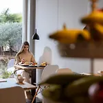 La - Luxury