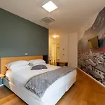 La - Luxury 4* טרנטו