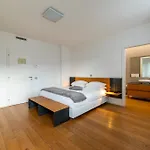 בית הארחה La - Luxury 4*